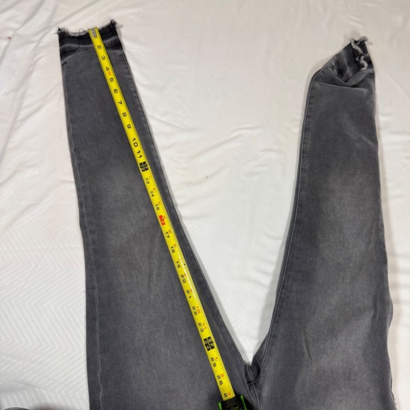 Good American Blackout High Rise Skinny Jeans Women's Size 4 27 Frayed Hem - Picture 7 of 8